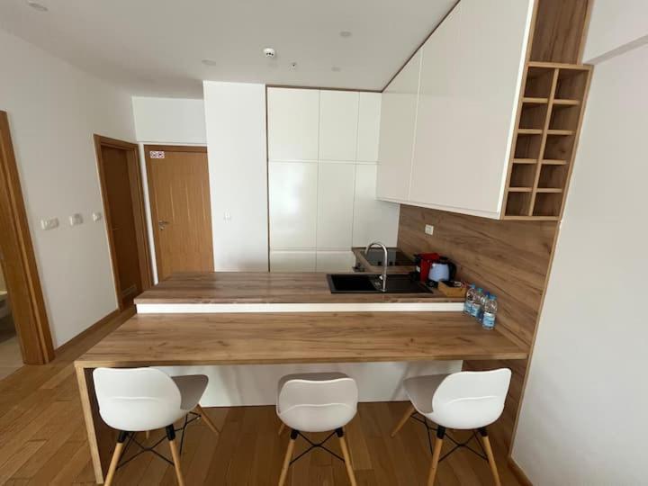 Apartments Lux Budva Luaran gambar