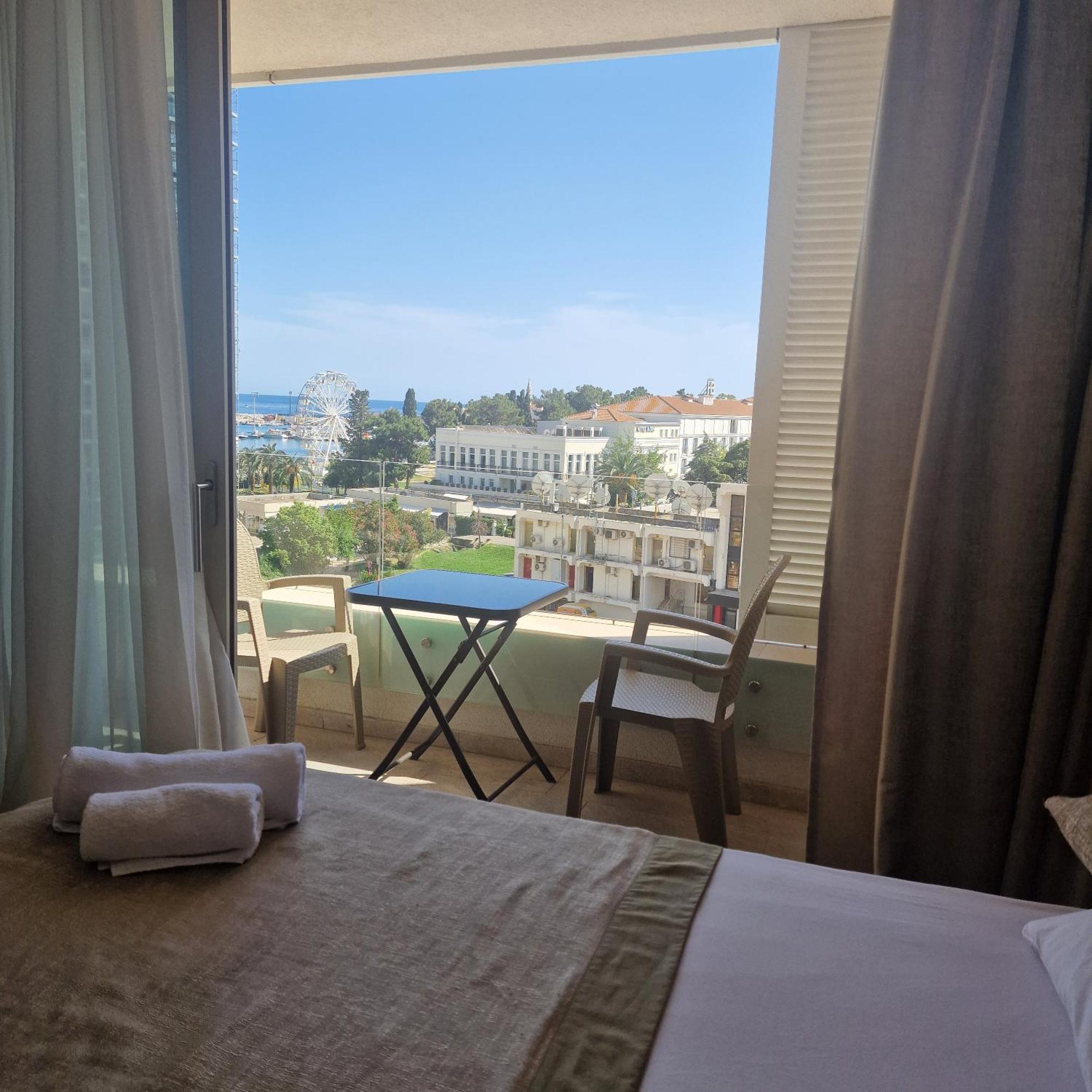 Apartments Lux Budva Bilik gambar